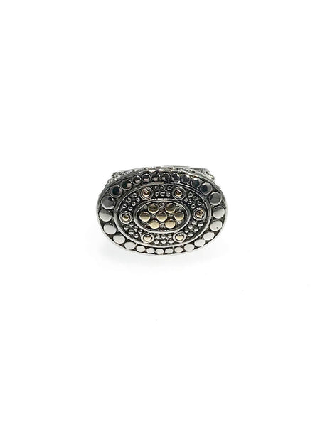 Oval vintage-style ring in scratch-resistant Ed-Force metal with intricate metalwork and golden accents. Elegant for any occasion.